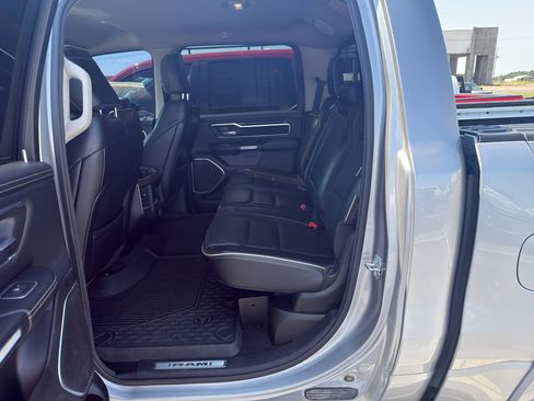 Used 2022 RAM 1500 Laramie AWD/4WD image 5