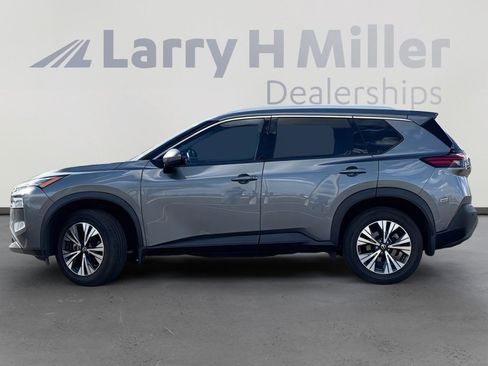 Used 2021 Nissan Rogue SV w/ Premium Package image 2