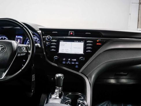 Certified 2019 Toyota Camry SE FWD image 13