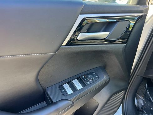 Used 2024 Mitsubishi Outlander SE FWD image 26