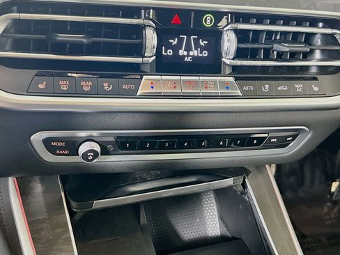 Used 2022 BMW X5 xDrive40i AWD/4WD image 16