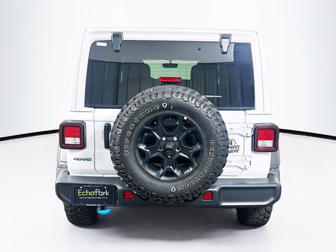 Used 2023 Jeep Wrangler Unlimited w/ Sun & Screen Package AWD/4WD image 7