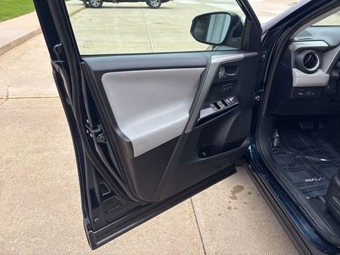 Used 2017 Toyota RAV4 Limited w/ Carpet Mat Package AWD/4WD image 12