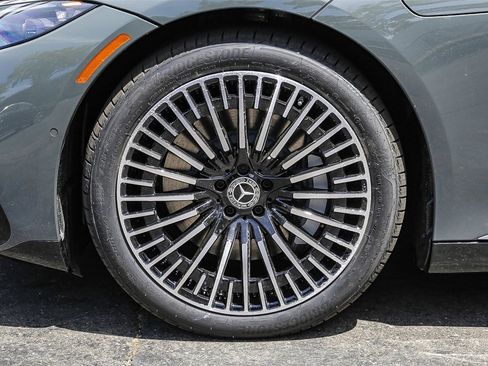 Used 2024 Mercedes-Benz EQS 580 4MATIC Sedan image 11