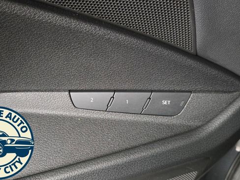 Used 2021 Audi e-tron Premium w/ Convenience Plus Package image 26