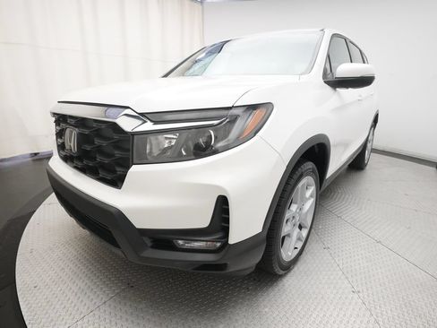 Certified 2025 Honda Passport EX-L image 12