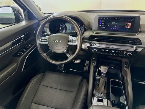 Used 2022 Kia Telluride SX w/ Nightfall Edition Package image 18