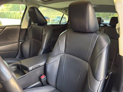 Certified 2024 Lexus ES 300h w/ Accessory Package (Z1) FWD image 12