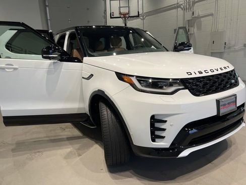 Used 2024 Land Rover Discovery Dynamic SE image 58