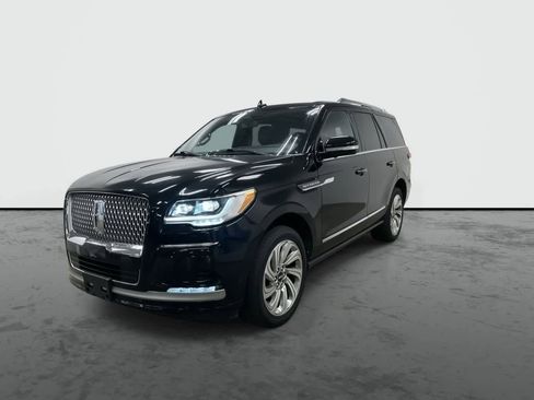 Used 2024 Lincoln Navigator Reserve AWD/4WD image 7