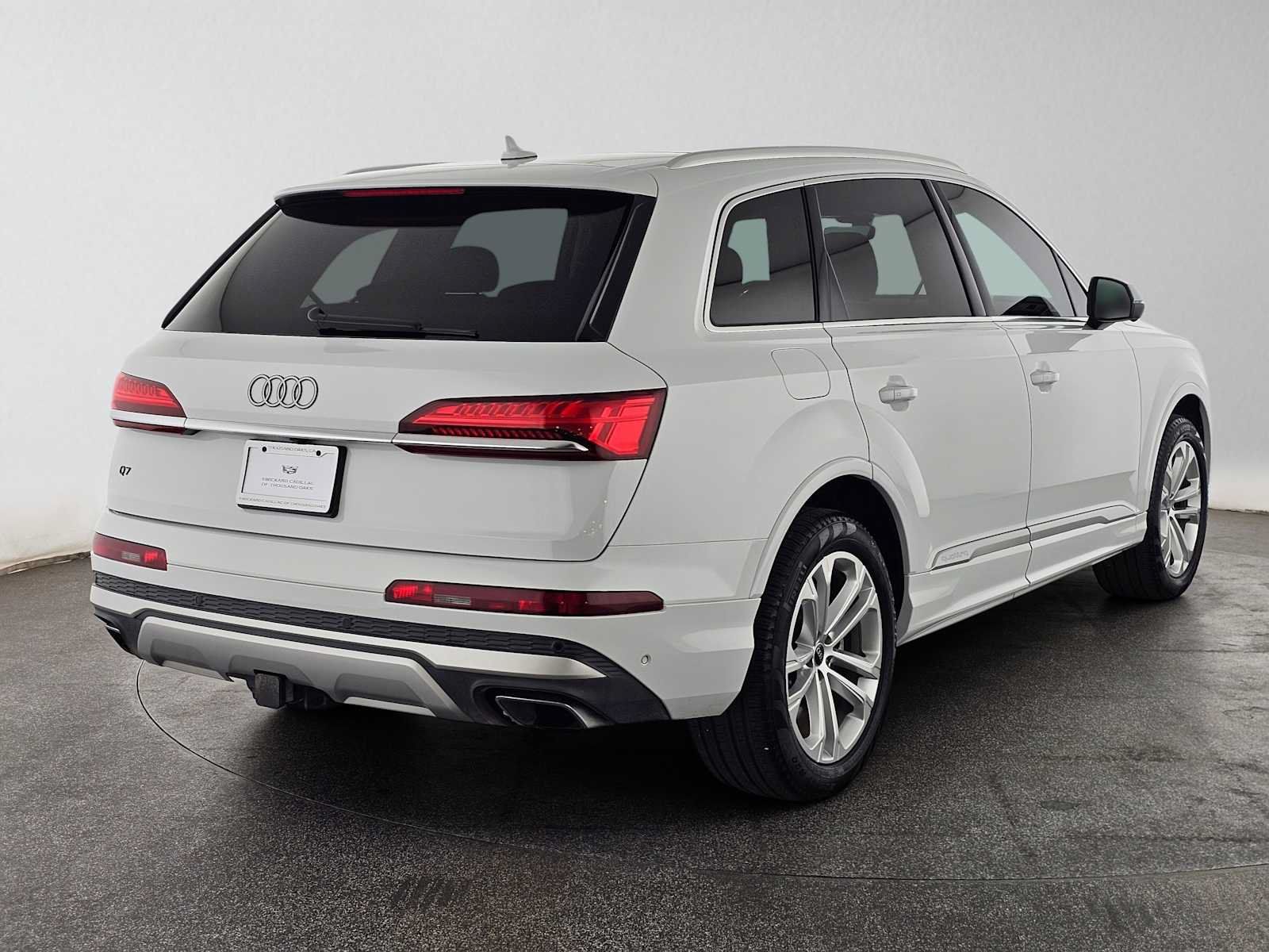 Used 2025 Audi Q7 2.0T Premium Plus w/ Premium Plus Package AWD/4WD image 3