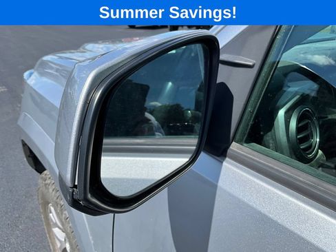 Used 2018 Toyota Tacoma SR5 AWD/4WD image 14