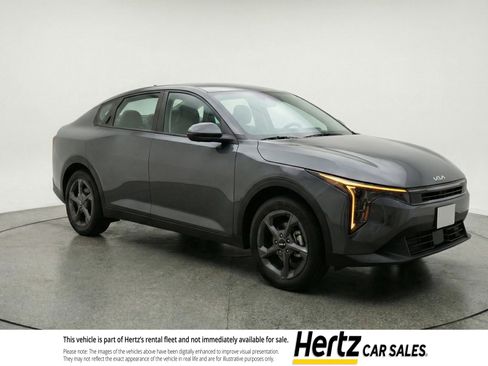 Used 2025 Kia K4 LXS image 1