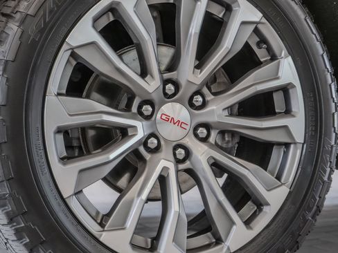 Used 2021 GMC Yukon Denali w/ Denali Premium Package AWD/4WD image 31