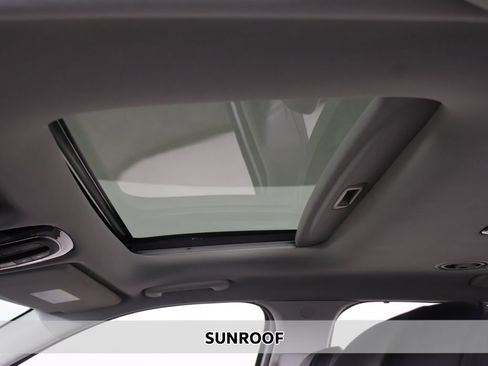 Used 2024 Hyundai Palisade SEL w/ Premium Package FWD image 4