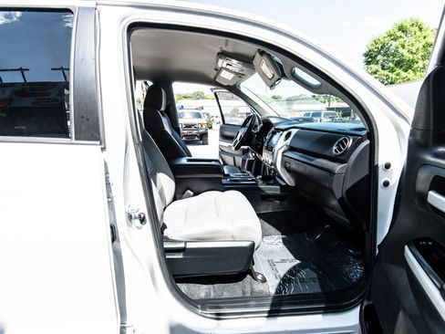 Used 2021 Toyota Tundra SR5 w/ SR5 Leather Package RWD image 33