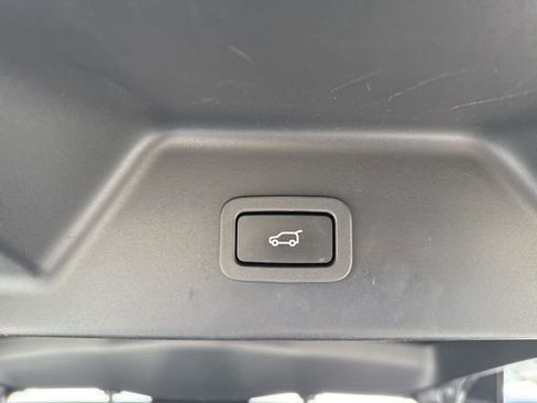 Used 2019 Land Rover Range Rover HSE image 10