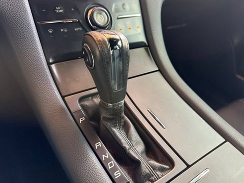 Used 2015 Ford Taurus SEL FWD image 22