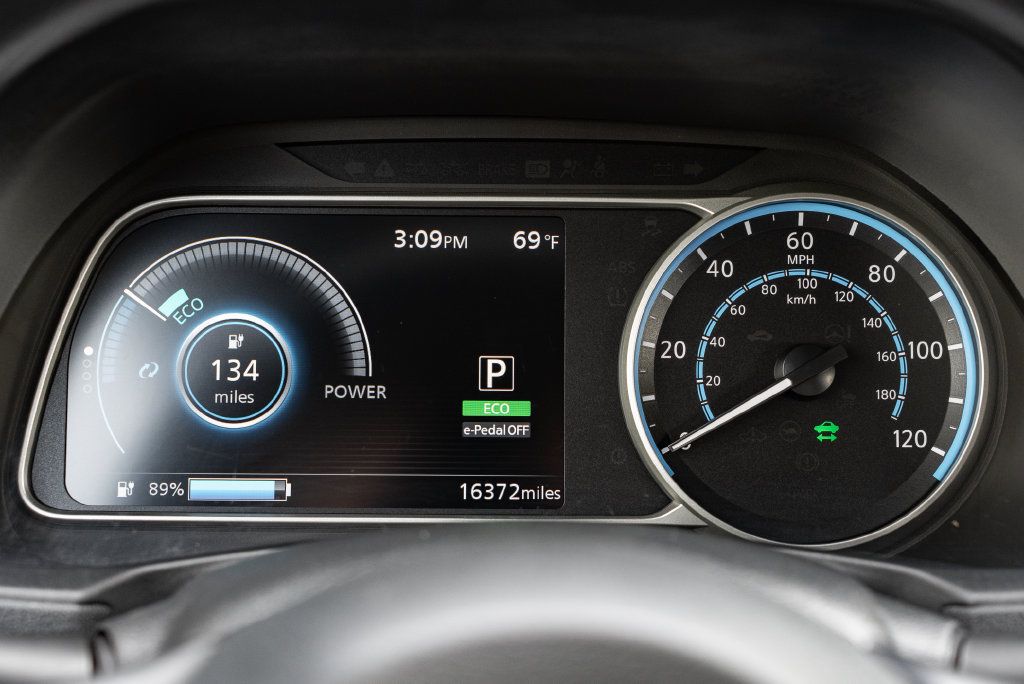 Used 2025 Nissan Leaf S FWD image 15