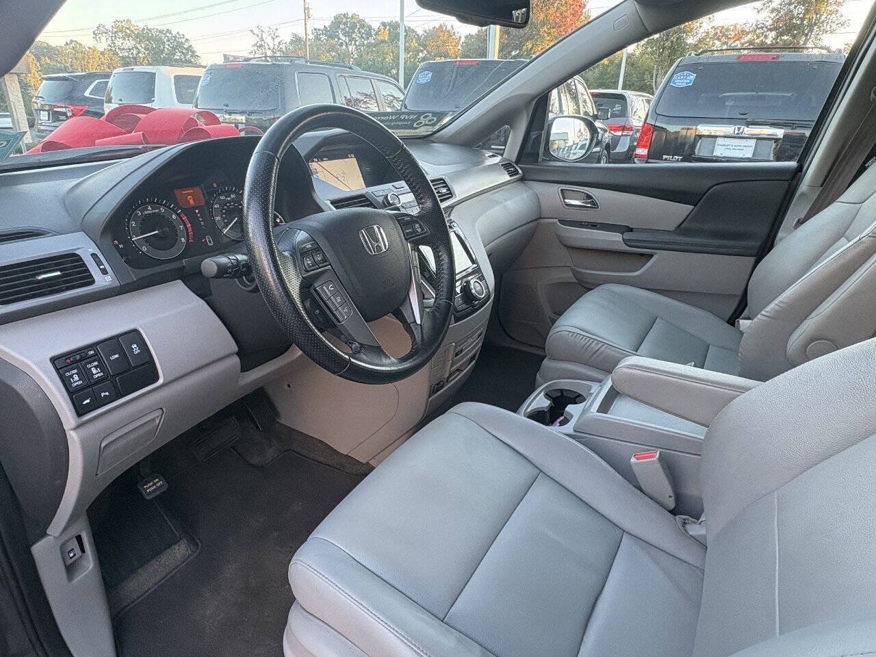 Used 2016 Honda Odyssey Touring Elite image 12