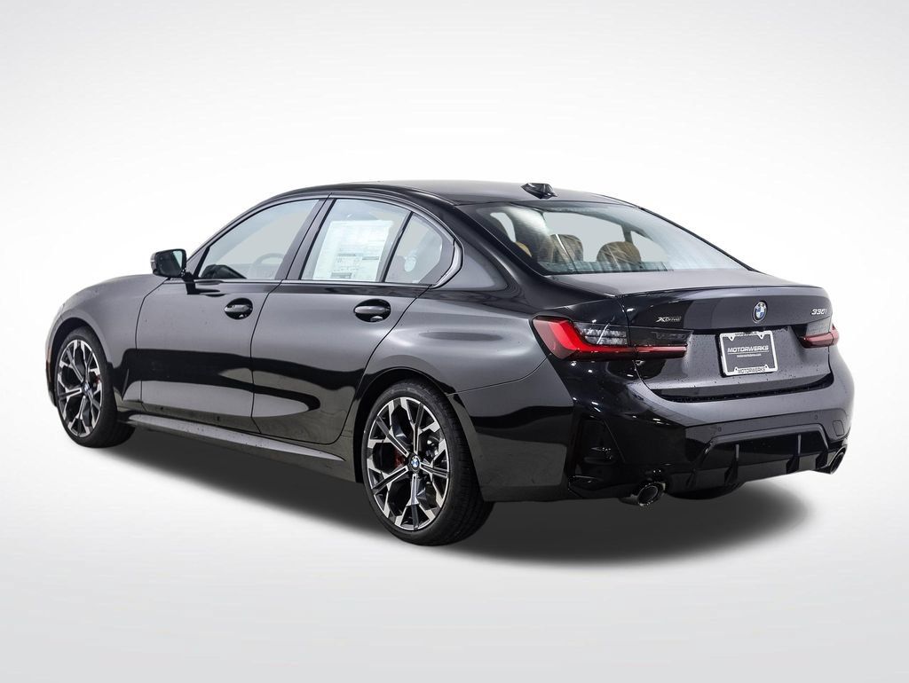 Used 2026 BMW 330i xDrive Sedan w/ M Sport Package AWD/4WD image 3