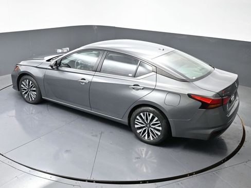 Used 2024 Nissan Altima 2.5 SV image 44