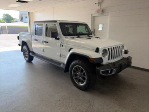 Used 2020 Jeep Gladiator Overland w/ Popular Equipment Package AWD/4WD image 4