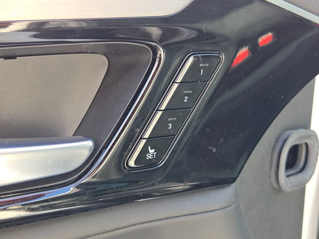 Used 2023 Acura MDX w/ Technology Package AWD/4WD image 35
