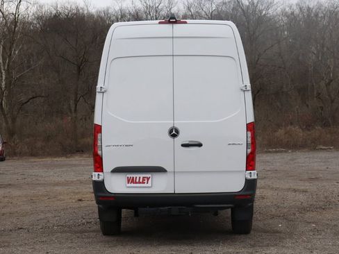 Used 2025 Mercedes-Benz Sprinter 2500 image 6