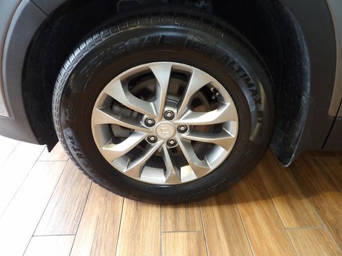 Used 2020 Hyundai Santa Fe SE AWD/4WD image 10