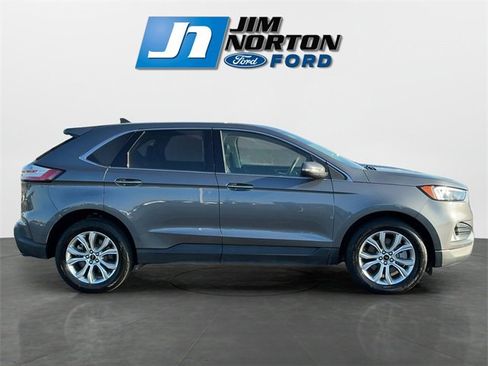 Used 2024 Ford Edge Titanium image 2