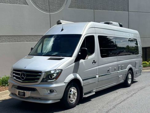 Used 2015 Mercedes-Benz Sprinter 3500 image 1
