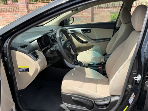 Used 2016 Hyundai Elantra SE FWD image 6