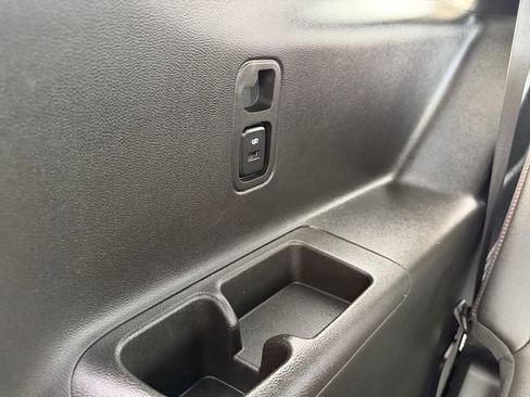 Used 2022 Chevrolet Traverse RS image 38