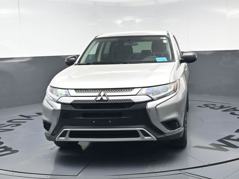 Used 2020 Mitsubishi Outlander ES image 5