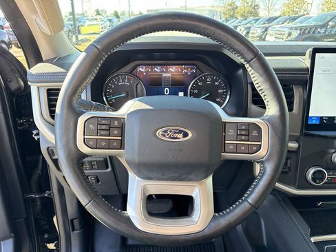 Used 2022 Ford Expedition XLT image 26
