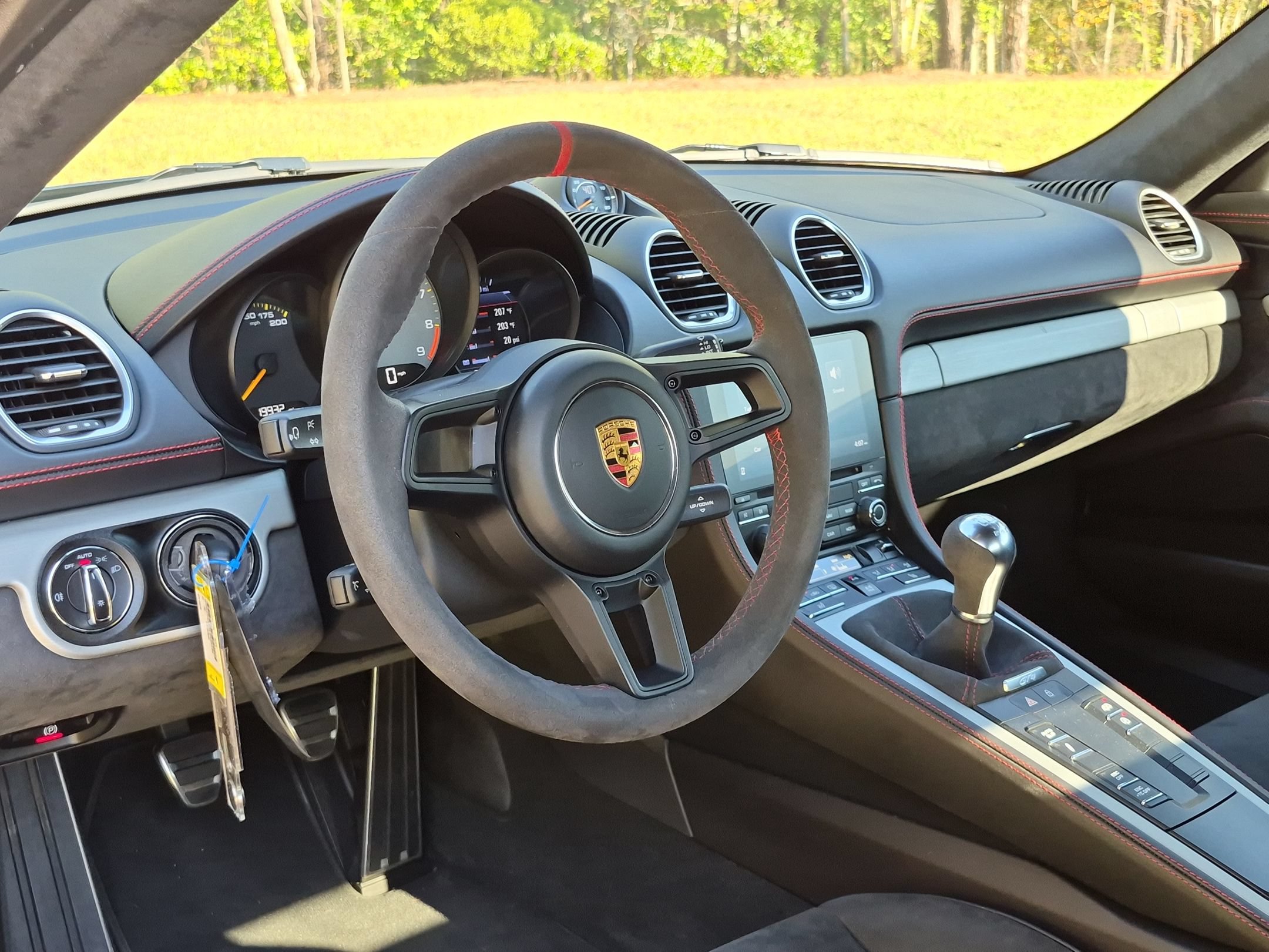 Certified 2020 Porsche 718 Cayman GT4 RWD image 4