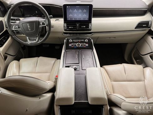 Used 2018 Lincoln Navigator Reserve AWD/4WD image 9