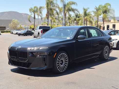 New 2026 BMW 740i w/ Premium Package RWD image 5