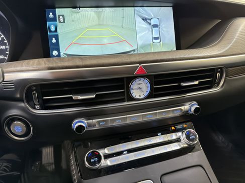 Used 2021 Genesis G90 3.3T Premium RWD image 19