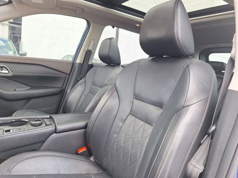 Used 2023 Nissan Rogue Platinum w/ Platinum Premium Package image 11