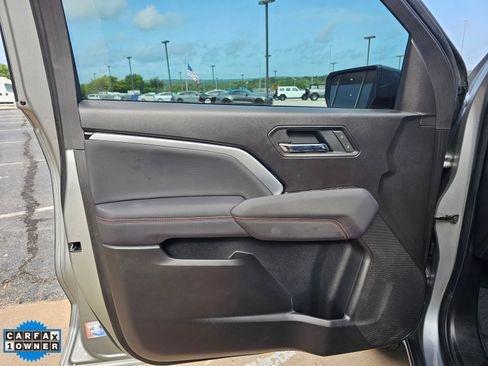 Used 2025 Chevrolet Colorado Z71 AWD/4WD image 14