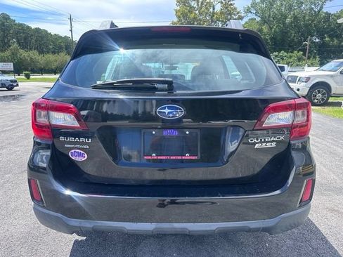 Used 2017 Subaru Outback 2.5i AWD/4WD image 6