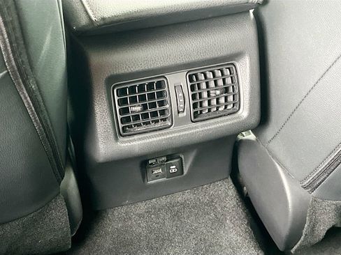 Used 2025 Toyota Camry XLE FWD image 24
