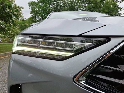 Certified 2025 Acura MDX SH-AWD image 9