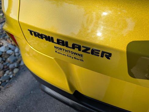 Used 2023 Chevrolet TrailBlazer RS w/ Sun and Liftgate Package FWD image 22
