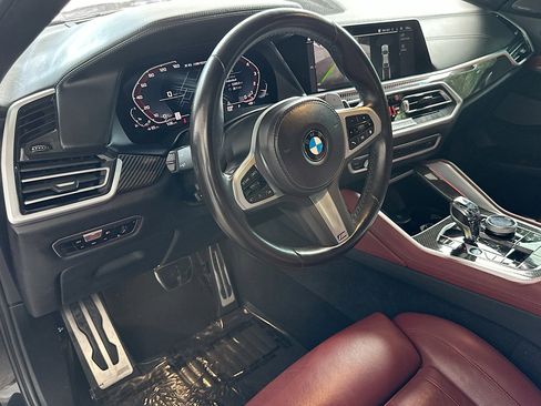 Used 2022 BMW X6 M50i w/ Premium Package image 9