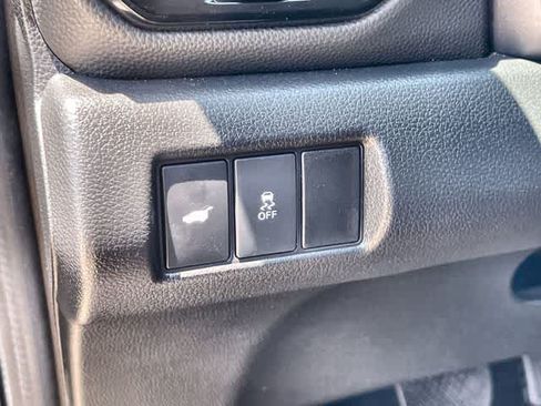 Used 2025 Honda Pilot Touring image 29
