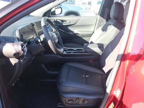 New 2026 Chevrolet Equinox LT w/ Convenience Package II image 11