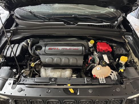 Used 2020 Jeep Renegade Altitude AWD/4WD image 13